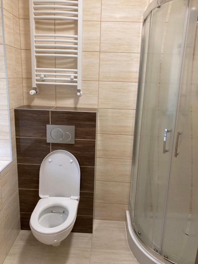 Hotel Aljan Wiazownica Bagian luar foto