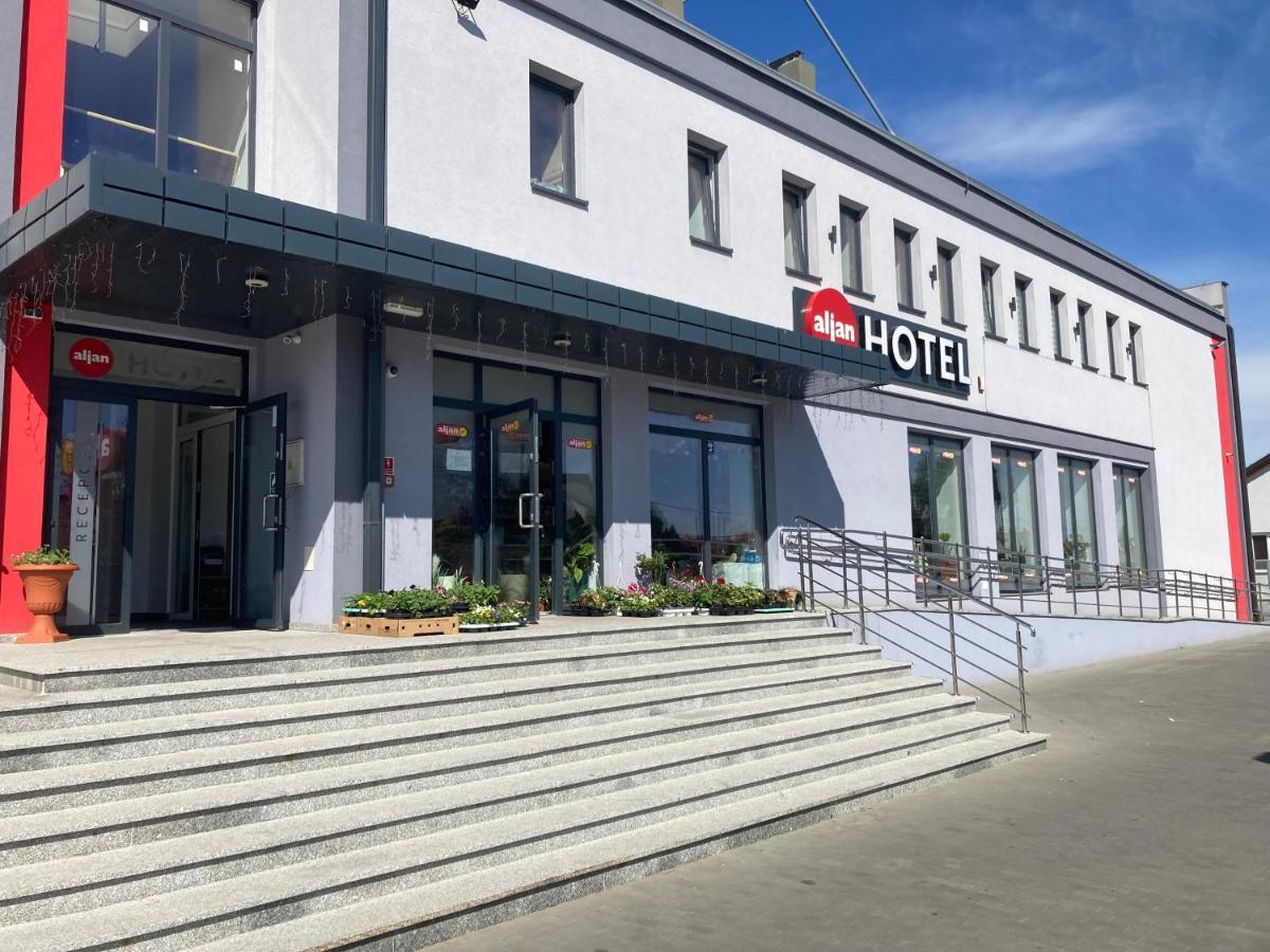 Hotel Aljan Wiazownica Bagian luar foto